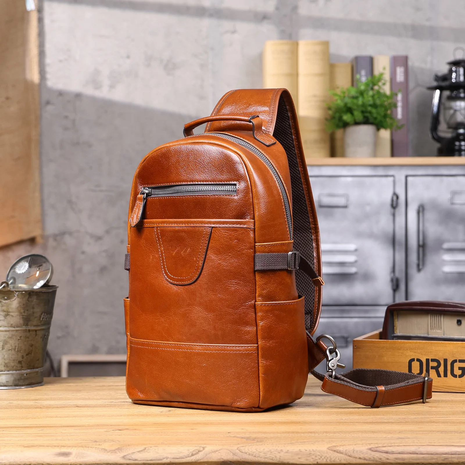S.WORKER Herren-Umhängetasche aus hochwertigem, pflanzlich gegerbtem Leder, lässige Mode-Brusttasche – Detail 8