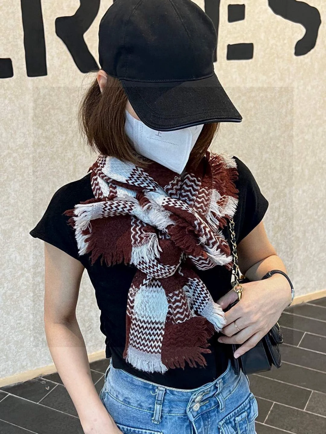 

Высококачественный шарф с вышивкой на заказ, плюшевый зимний шейный ободок, дизайнерские детали, новая серия, подарки на праздник для мужчин и женщин