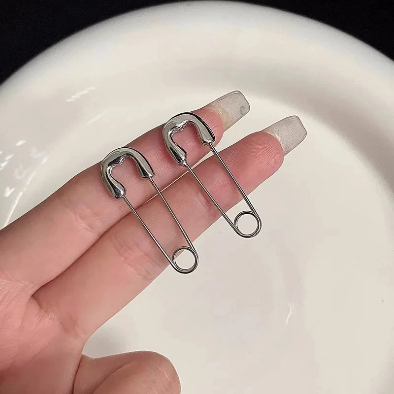 Vintage Goth Silver Color Pin Earrings for Women Egirl Trendy Party Hollow Heart Earrings Fashion Jewelry Accessories for Gift