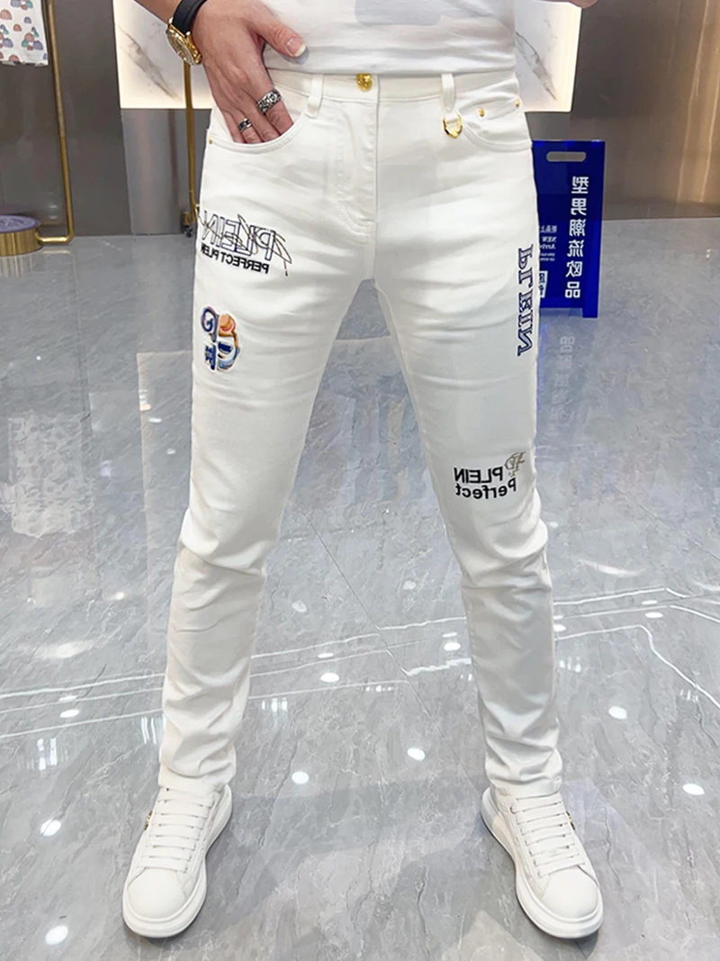 

Белые мужские джинсы Slim Fit с вышивкой, модные брендовые брюки с принтом, весна-лето, молодежные, с высокой талией