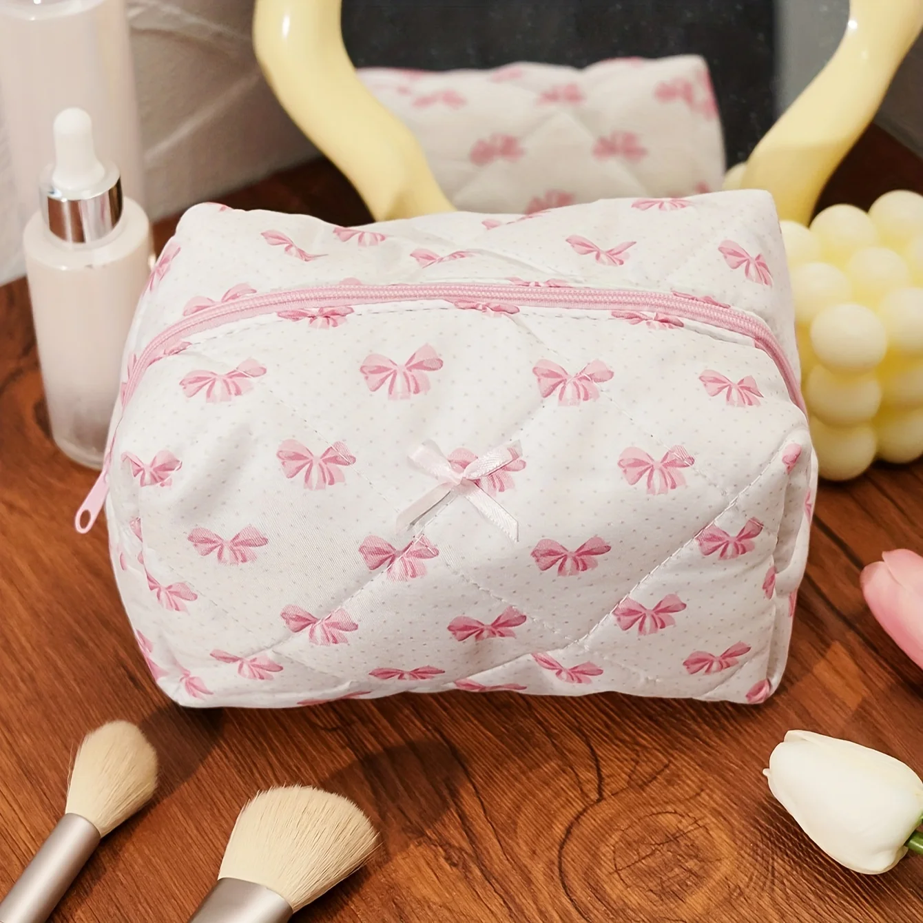 Quilted Makeup Bag Floral Large Cute Cosmetic Bag  Coquette Travel Makeup Pouch Aesthetic Portable Zipper Toiletry Storage Bag