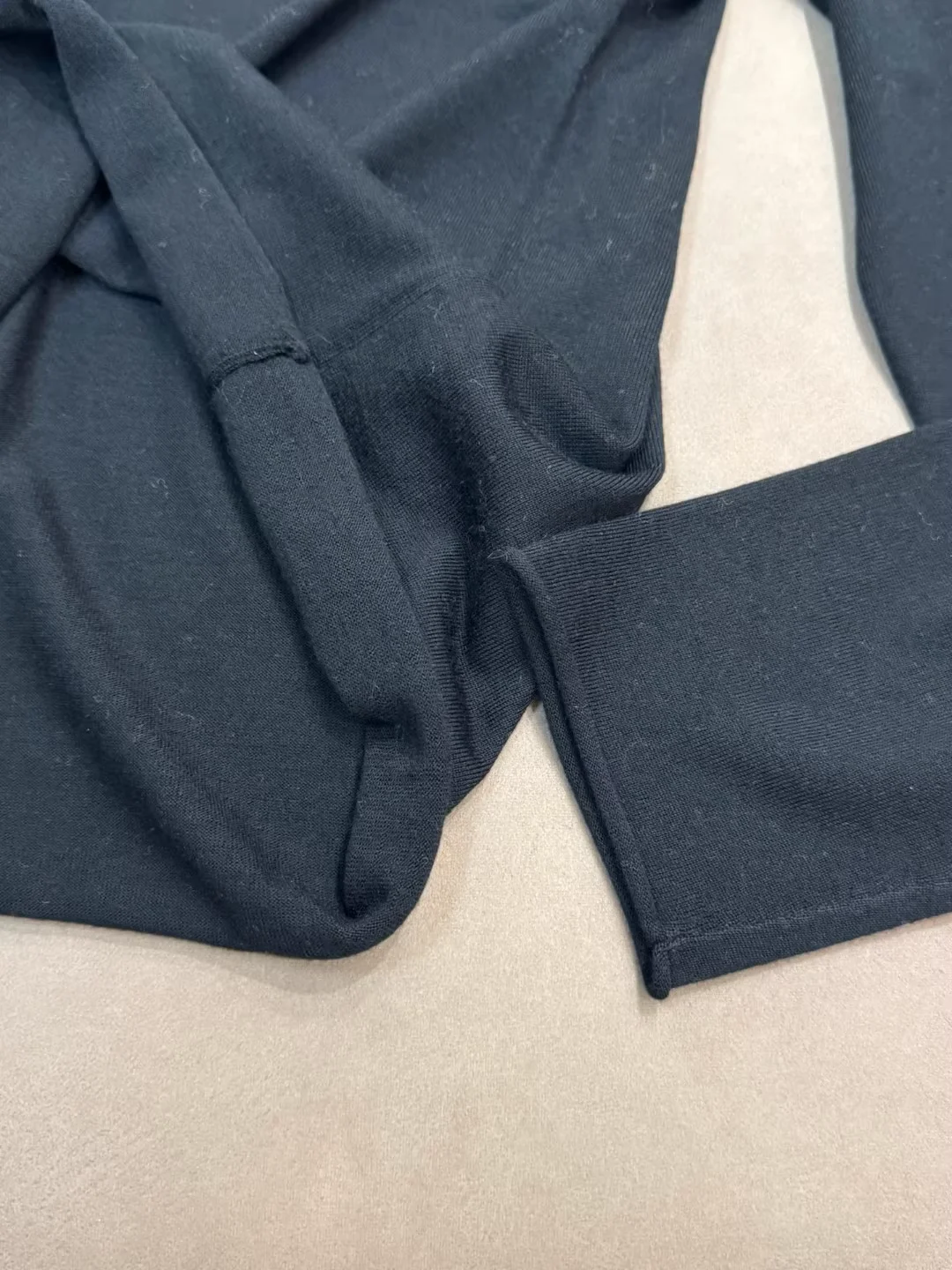 Chaîne de perles femmes 100% laine pull 2025 nouveau col en v à manches longues couleur unie mode femme tricoté pull