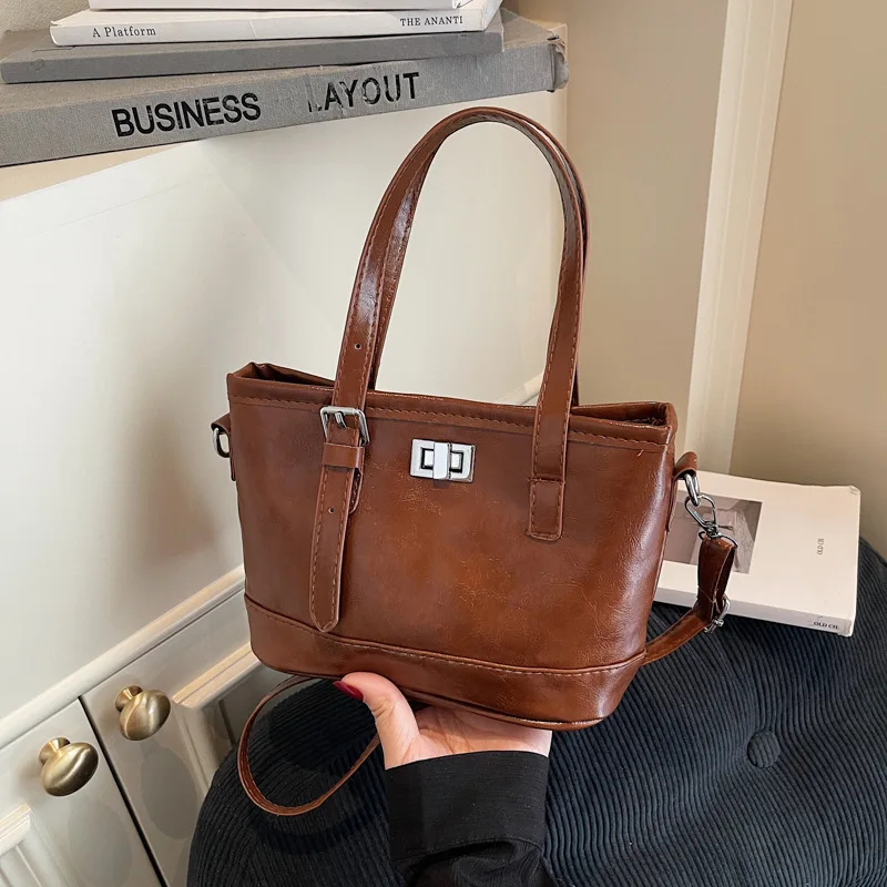 

2025 Autumn Winter Shoulder Bag, Versatile Commuter Crossbody for Women, Casual Bucket Tote, Minimalist Day to Night Purse