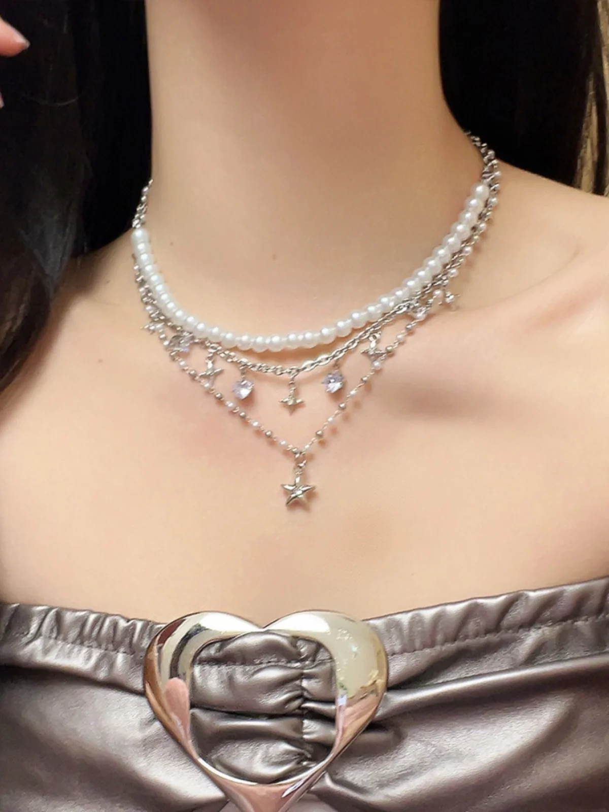 

2024 New Arrival Star Rhinestone Pendant Pearl Necklace Light Luxury Women's Choker Highend Fashion Locket