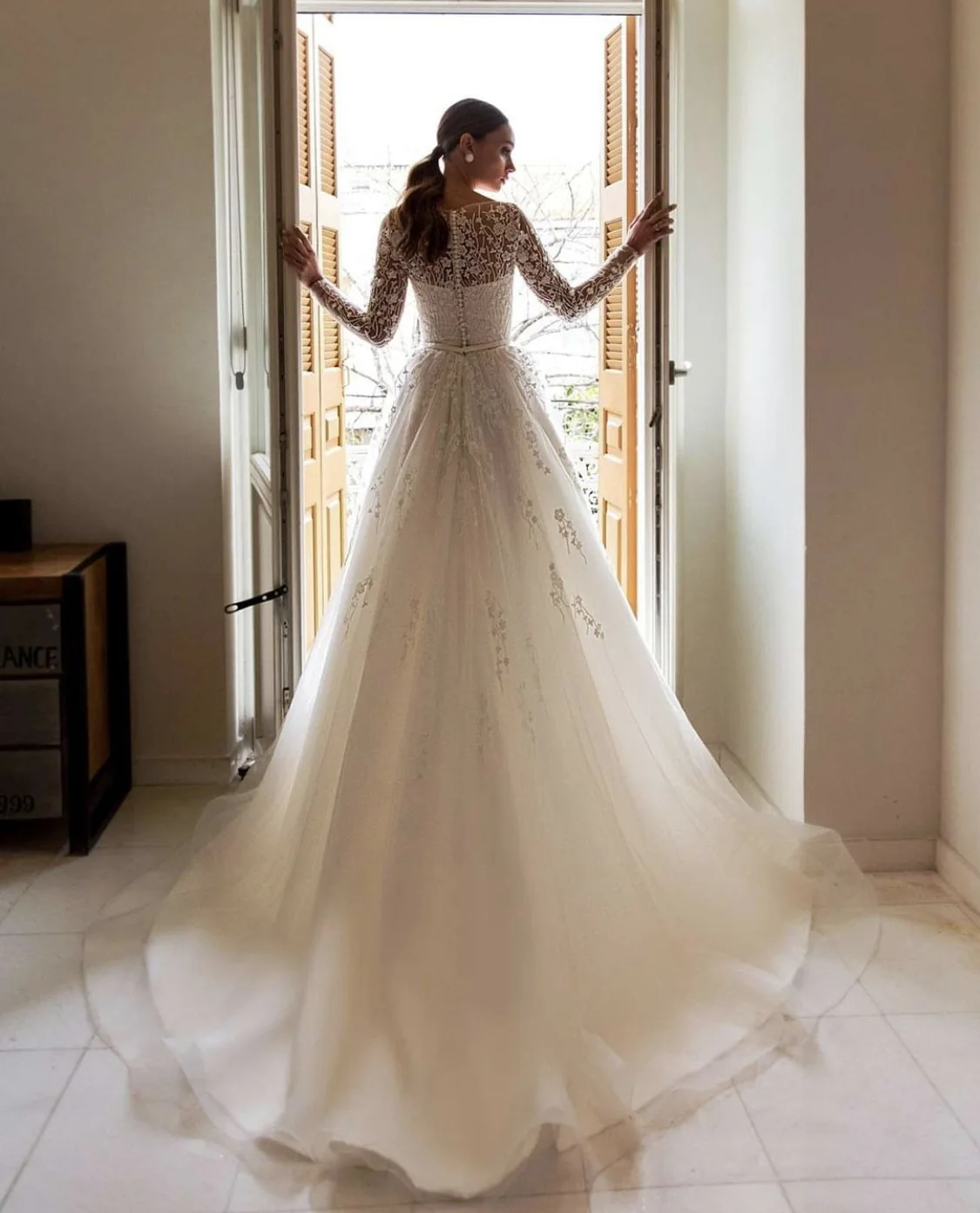 Vestido De Novia elegante con botones y cuello redondo, traje con apliques de tren De barrido, línea A, 2024