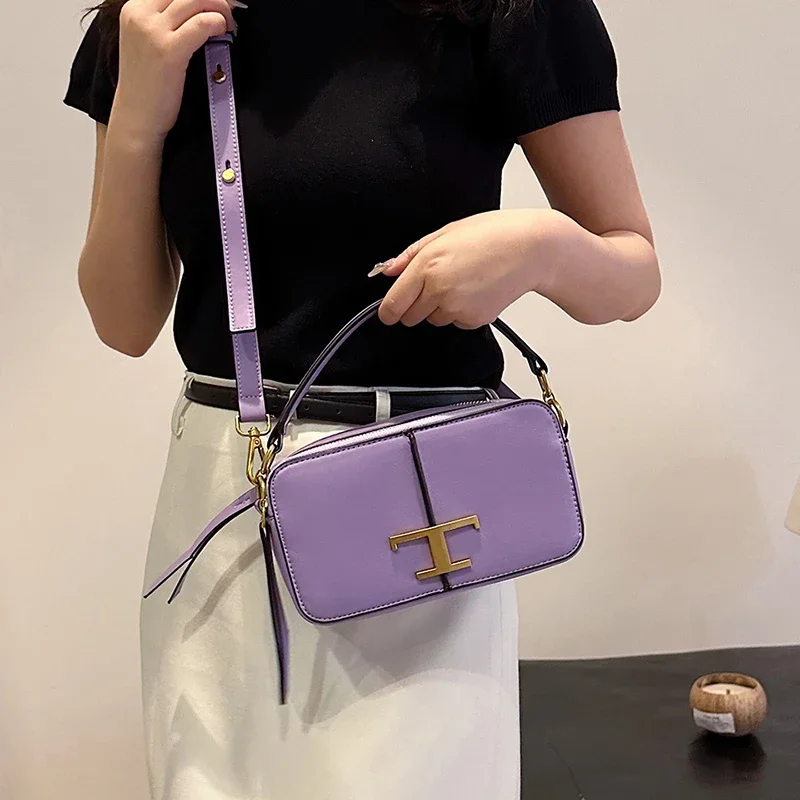 

Elegant Parisian Designer Tote Bag Crossbody Handbag Vintage Leather Minimalist Casual Stylish Messenger