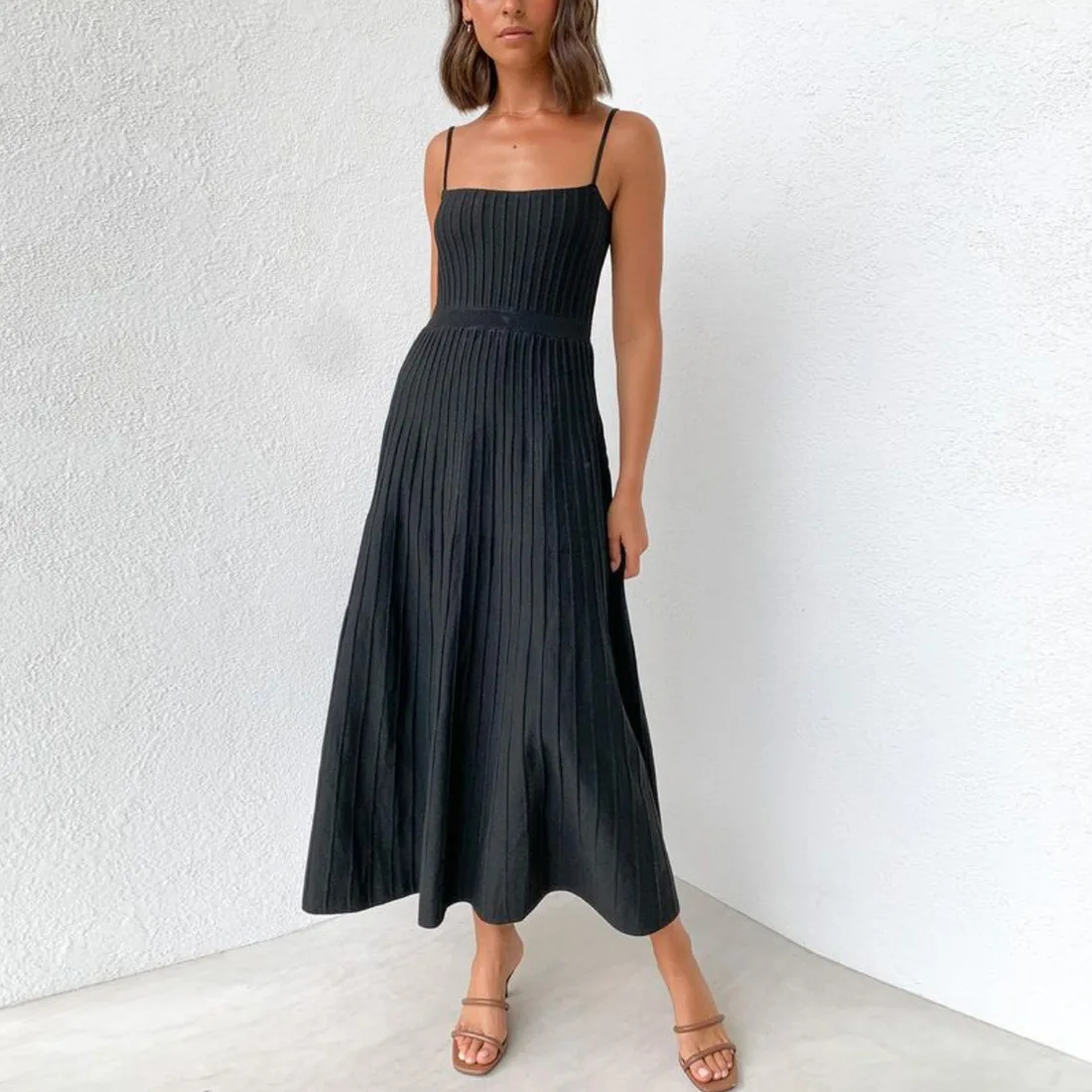 Women's Ribbed Knit Midi Dress Summer Slim Fit Halter Neck High Waist Pleated Beach Vacation Maxi Dress