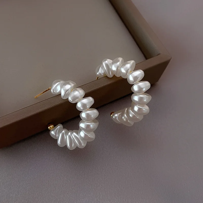 

French Retro Baroque Imitation Pearl C-shaped Pendant Earrings Girl's Temperament Accessories 2024 Fashion Jewelry For Womens