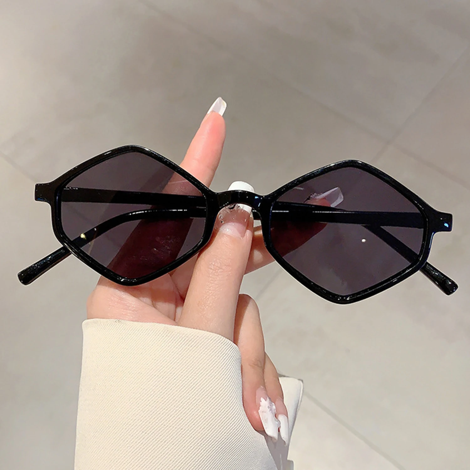 Women Sunglasses Vintage Brand Designer Sunglasses Men Luxury Small Rhombus Frame Sungalsses