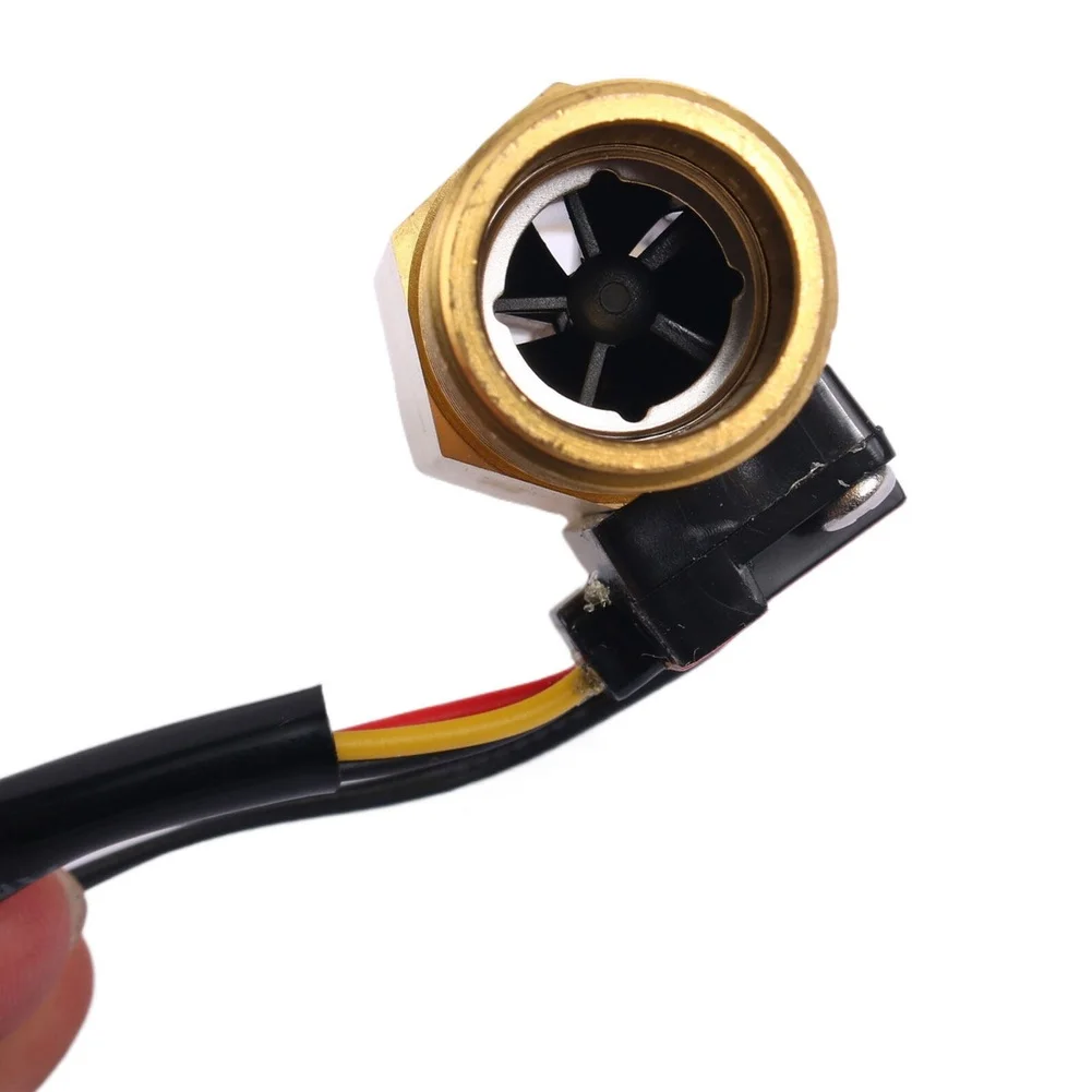 YF-B7 Flow Meter with Temperature Sensing Element 1-25 L/min G1/2 Inch Thread H57 Copper Construction for Lab Applications