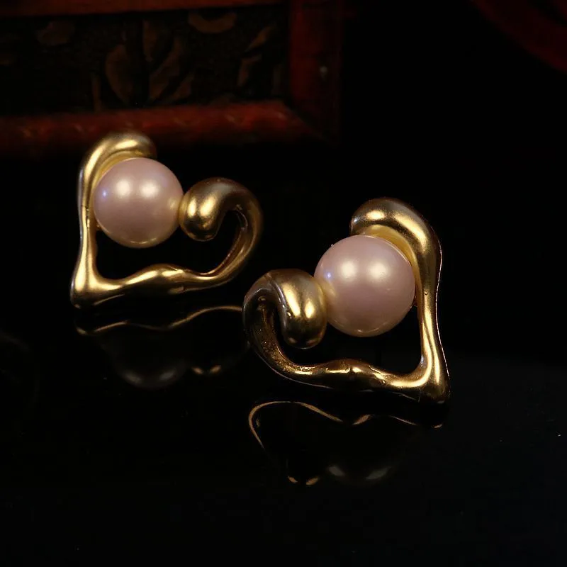 Vintage simple lines heart-shaped inlaid natural pearl earrings ladies jewelry elegant earrings accessories party gifts