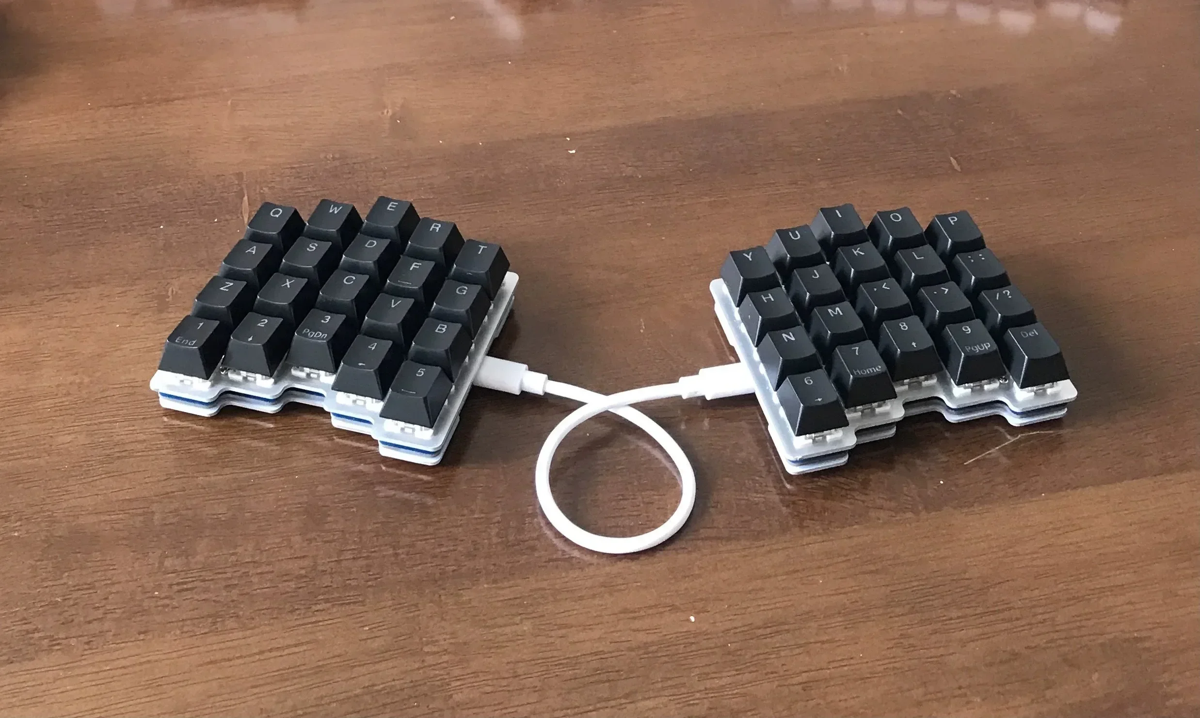 Imagem -01 - Personalizado Ergonômico Wired Kit Teclado x1 Atreus Split Hot Swap Teclado Mecânico Suporta Via Key Change Json personalizado ergonomico wired kit teclado x1 atreus split hot swap teclado mecanico suporta via key change json 01