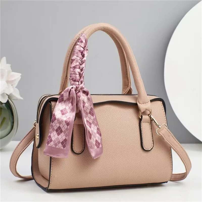 

Stylish and Practical Leather Tote Bag for Women, Elegant Handbag with Organizer, Famous Designer, Luxury Brand