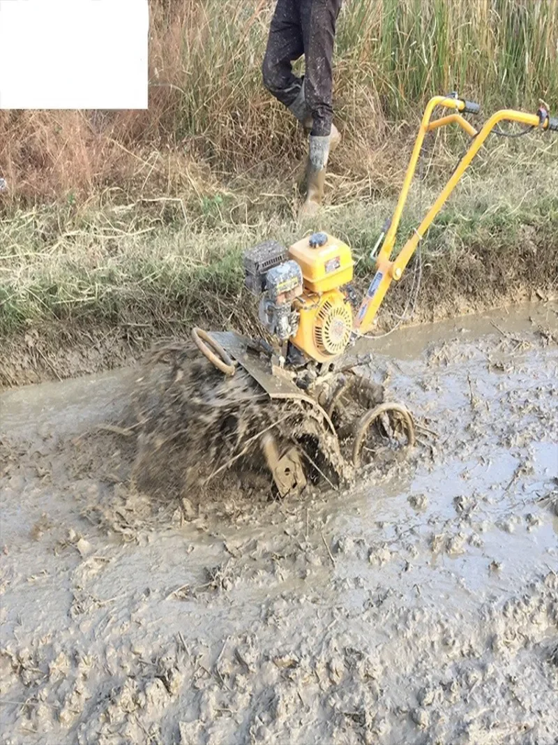New four-wheel drive micro-tiller