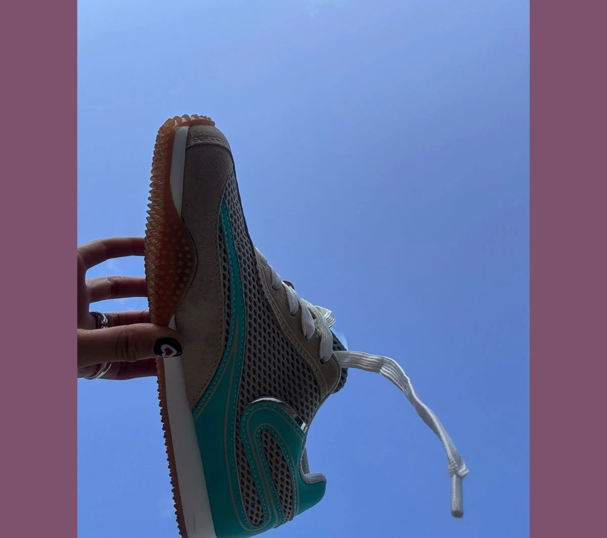 Unisex summer running shoes lightweight men's and women's fashion trainers, training shoes, breathable lace-up trainers.