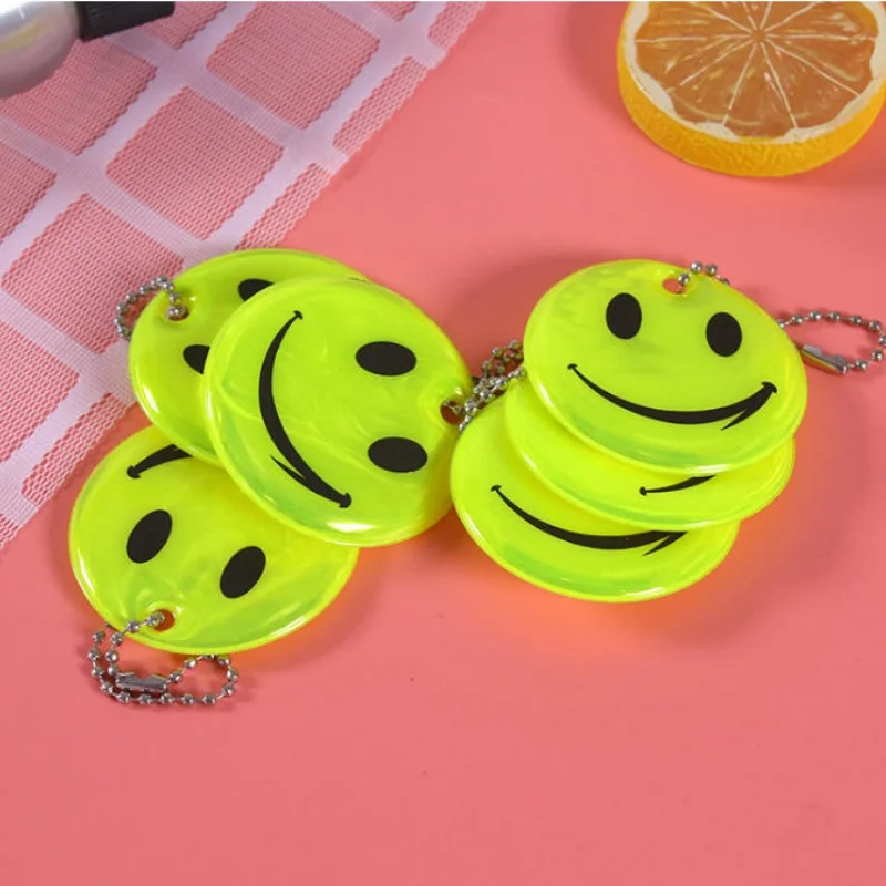 High Visibility Reflective Smile Face Keychain, 5CM Safety Keyring Bag Pendant for Personal Safety & Daily Outdoor Activities, R