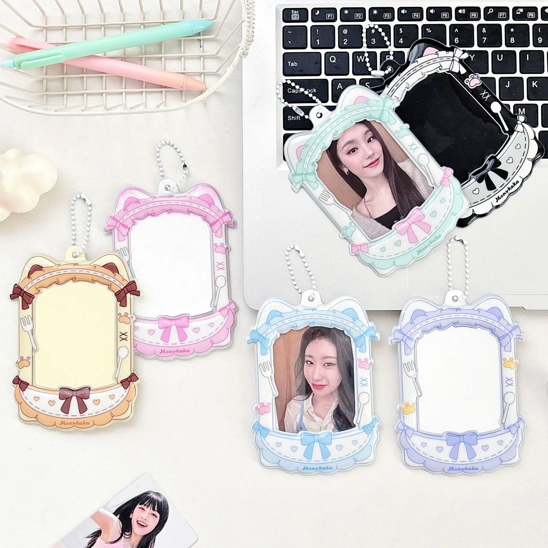 Cute Kitten Photocard Holder Keychain Photo Card Holders 2.1x2.7 Inch ID Badge Holder Bus Card Credit ID Bank Card Holder