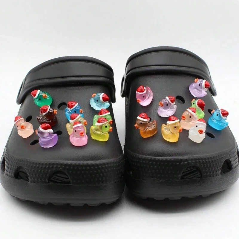 14/16 pçs luminoso 3d diy fivela destacável sapatos acessórios pato sapato encantos conjunto bonito natal patos decorações de sapato avançadas
