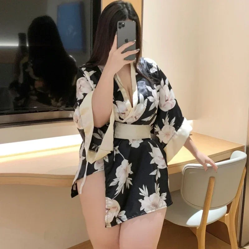 

Large Size Traditional Japanese Kimono Cosplay Lingerie Women's Bathrobe Yukata Sexy Pajamas Performances Uniform Exotic Robe