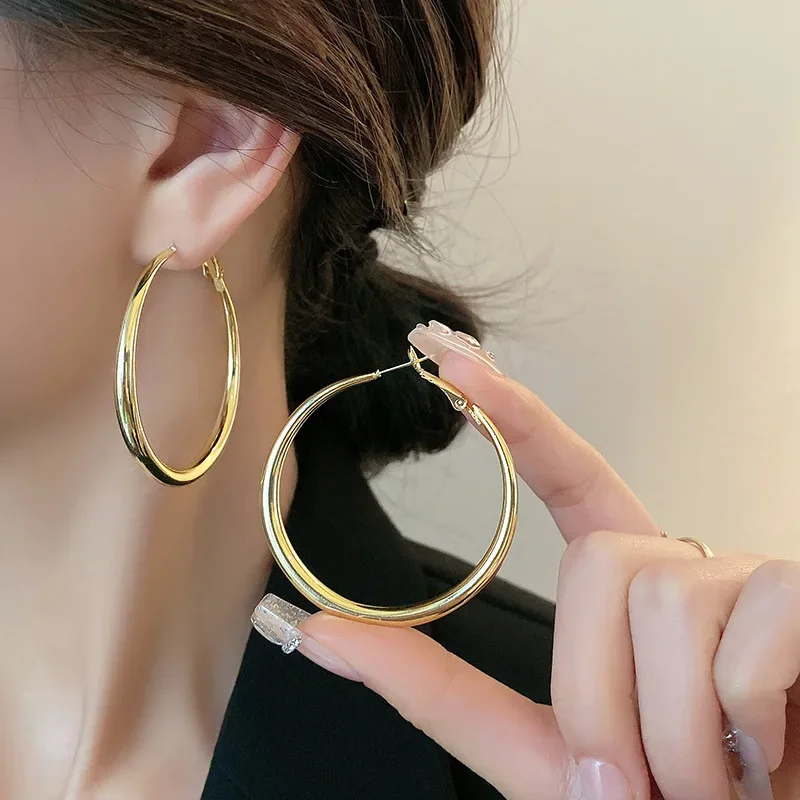 

Fashion Exaggerated Big Circle Hoop Earrings for Women Statement Jewelry Smooth Circle Earrings Femme Boucles d'oreilles