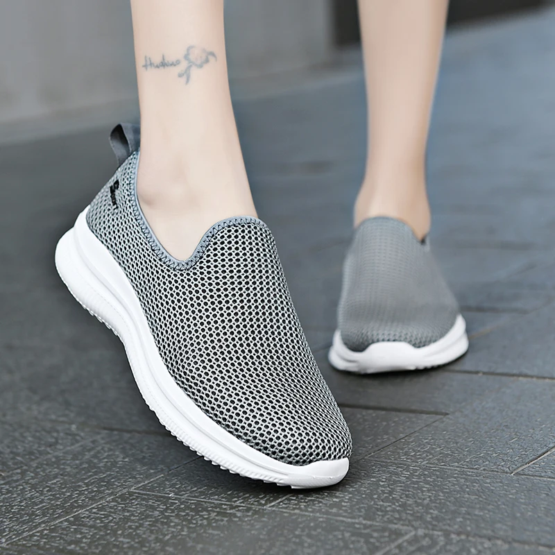 

Women Sneakers Men's Lightweight Sport Shoes Classical Mesh Breathable Casual Flats Shoes Male Summer Moccasins Walking Sneaker