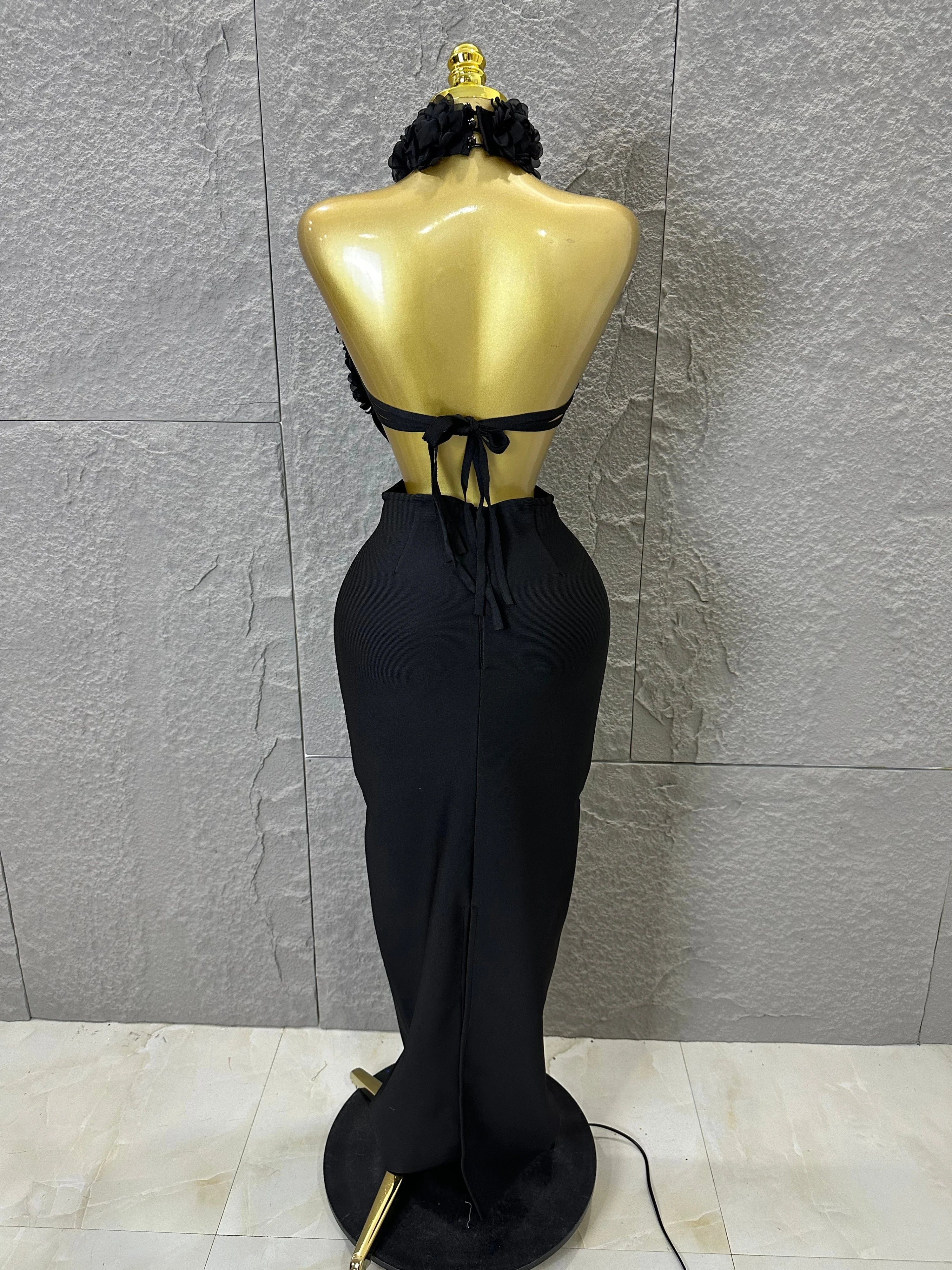 Glamouröses schwarzes 3D-Blumen-Halter-Maxikleid für Damen, sexy, tief ausgeschnittenes, figurbetontes Outfit, formelles Event-Party-Kostüm