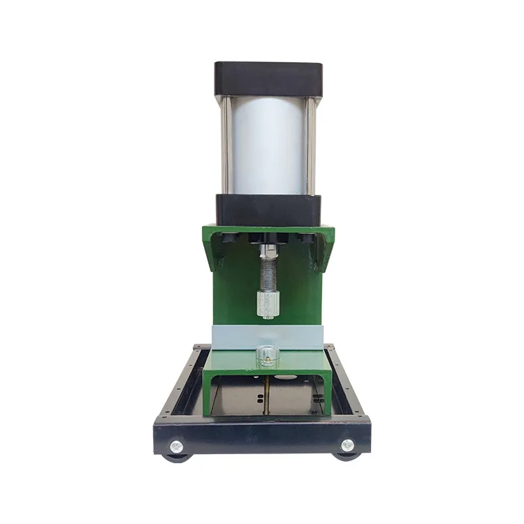PVC tarpaulin transparent curtain buttonhole machine canvas cotton door curtain pneumatic buckle machine breeding knife