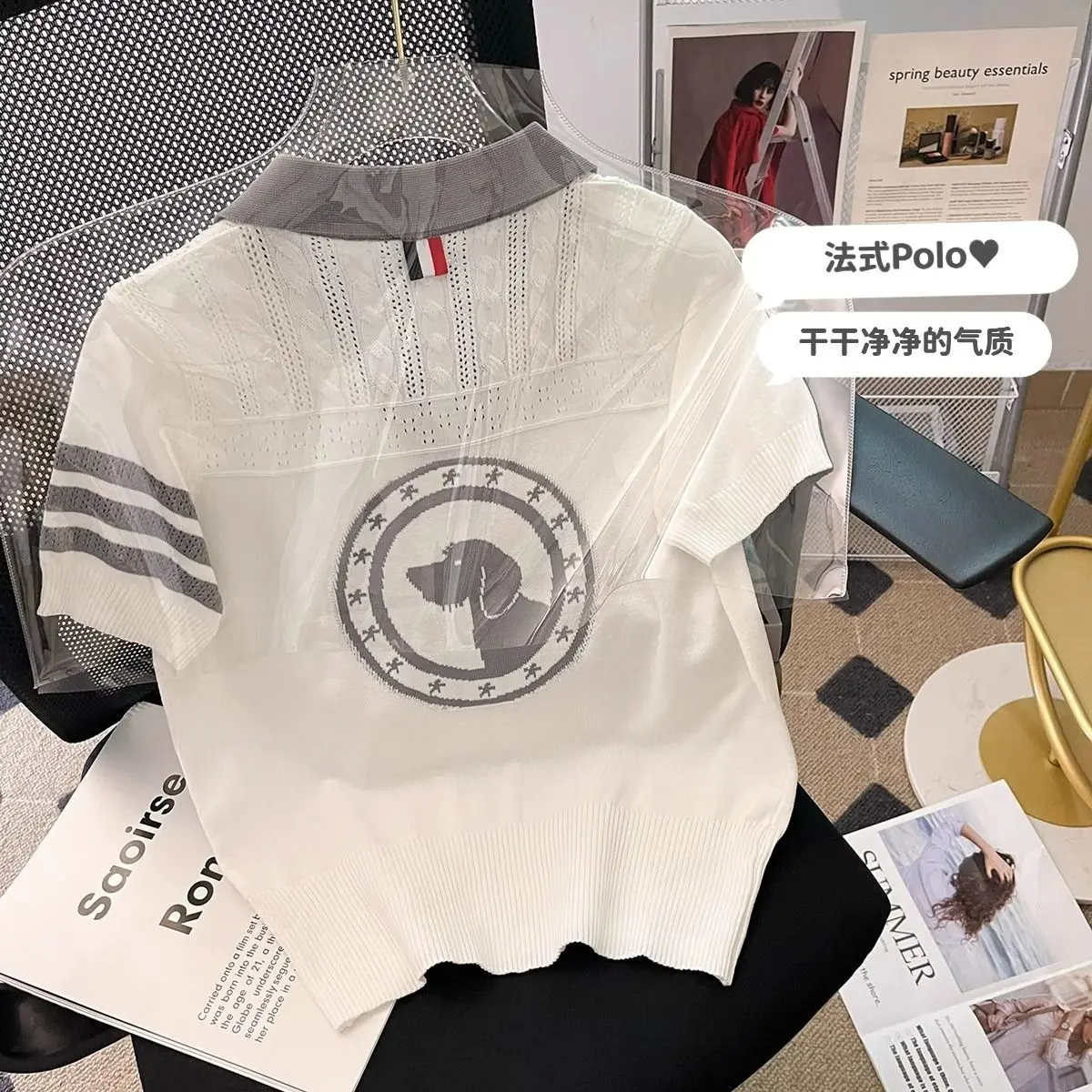 

Femme пуловеры с короткими рукавами и вышивкой из мультфильмов, летняя женская одежда, универсальные трендовые футболки с воротником поло, вязаные футболки в консервативном стиле