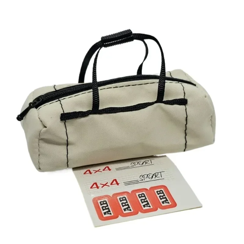 

1/10 RC Model Climbing Off-road Radio-controlled Car Simulation Mood Piece Outdoor Rainstorm Bag Luggage Rack Bag Toy