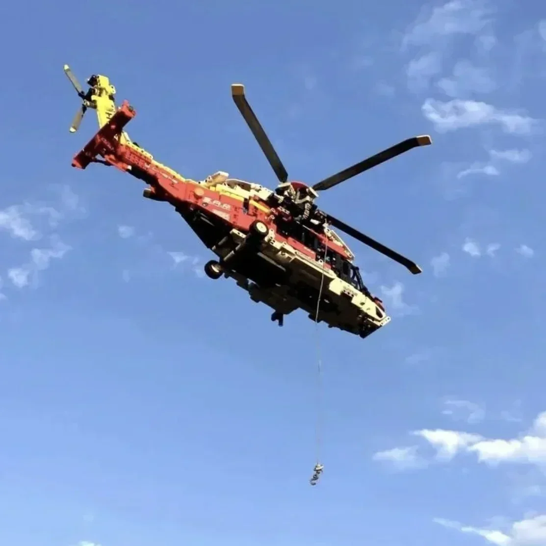 Nuovo In magazzino tecnico H175 elicottero di salvataggio 42145 10327 blocchi di costruzione modello di aereo giocattoli educativi In mattoni per regali per bambini