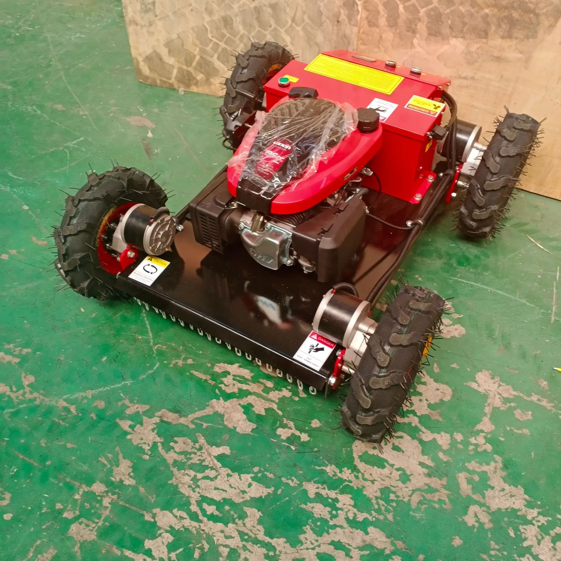 Export to Africa Small Remote Control  Powered Four-wheel Drive Mini Lawn Mower 20-150mm Cutting Height for Orchard Use