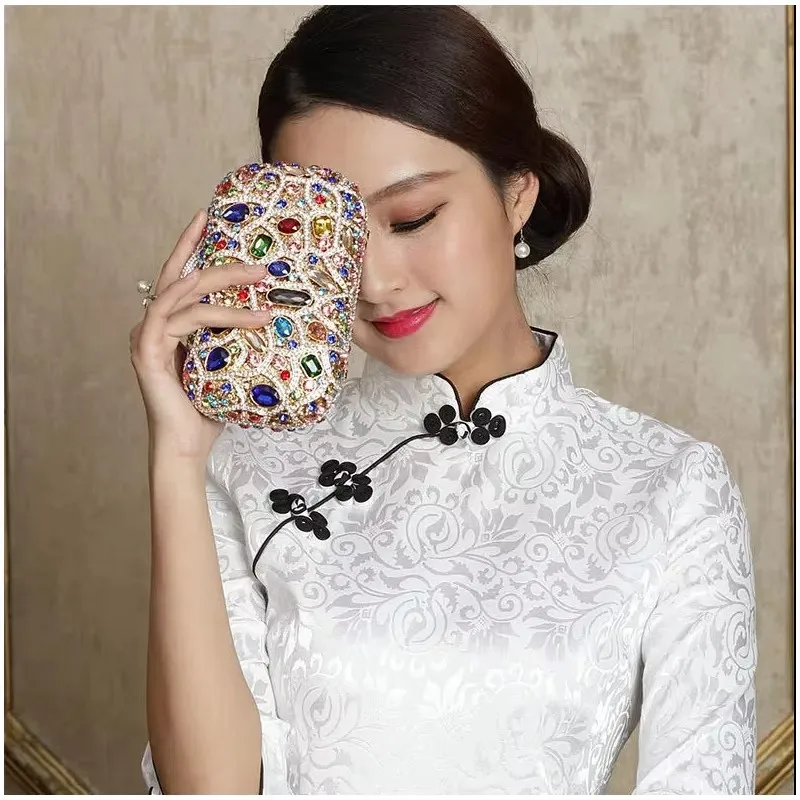 2023 새로운 금속 컷 아웃 패션 가방 클러치 백 디너 드레스 여성 가방 Catwalk 클러치 백