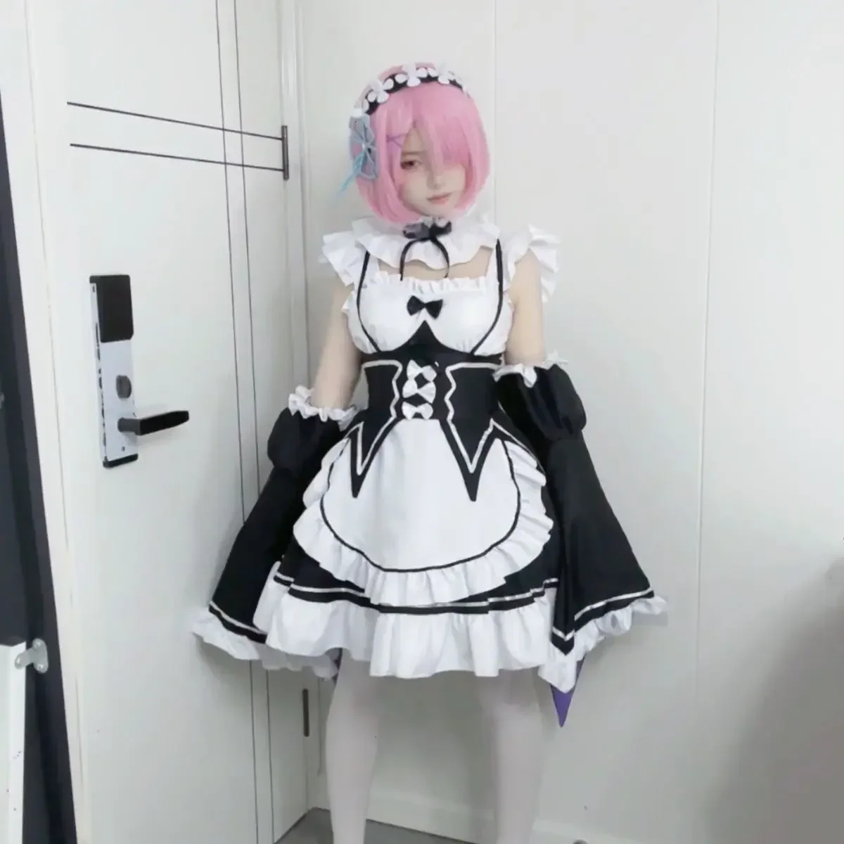 2025 Halloween Perruque de Cosplay synthétique rose courte Lolita avec frange, cheveux résistants à la chaleur pour femmes,