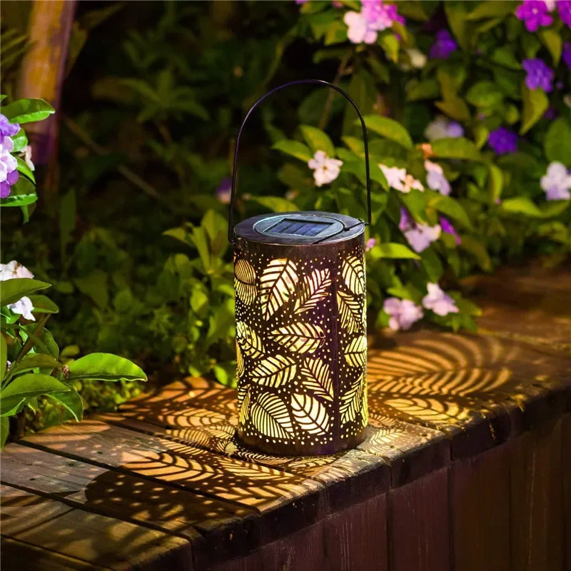 

Solar Outdoors LED Hollowed Out Leaves Lanterns Metal Hanging Decor Lamps Power Lightings for Party Christmas Waterproof Camping