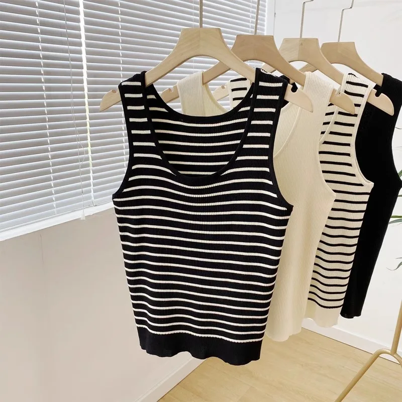 เสื้อกั๊กไหมพรมถักสำหรับผู้หญิงแบบใหม่ แขนกุด คอกลม ลายทาง เสื้อกั๊กไหมพรมถัก เสื้อผู้หญิง เสื้อนอก เสื้อสเวตเตอร์ เสื้อสเวตเตอร์ผู้หญิง Q2211