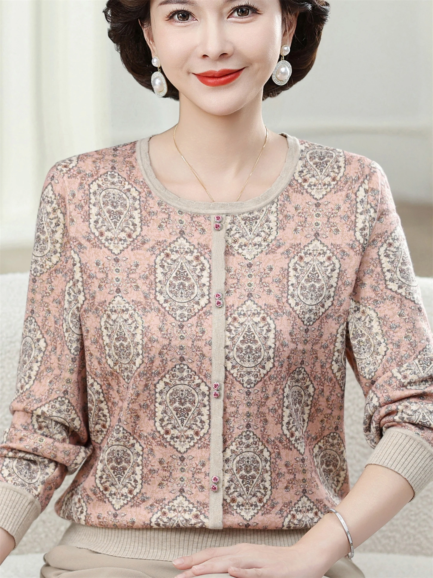 

New 2025 Long Sve Knitted Loose T-irt Thin Base Layer Small irt for Mom Autumn Faion ape Casual round Ne