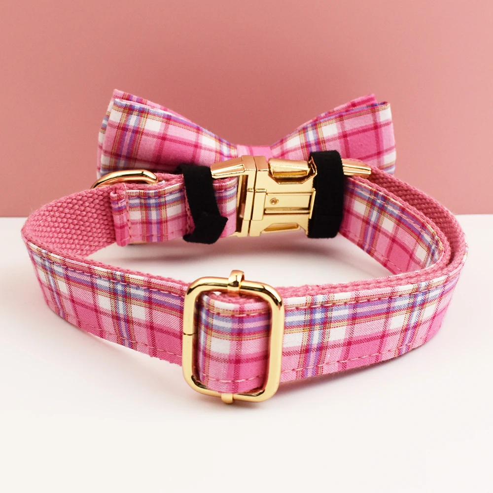 Rosafarbenes kariertes Hundehalsband und Hundegeschirr mit Leine im Set mit individuell graviertem Namensschild, personalisierte Haustierbedarfsartikel für Hunde – Detail 7