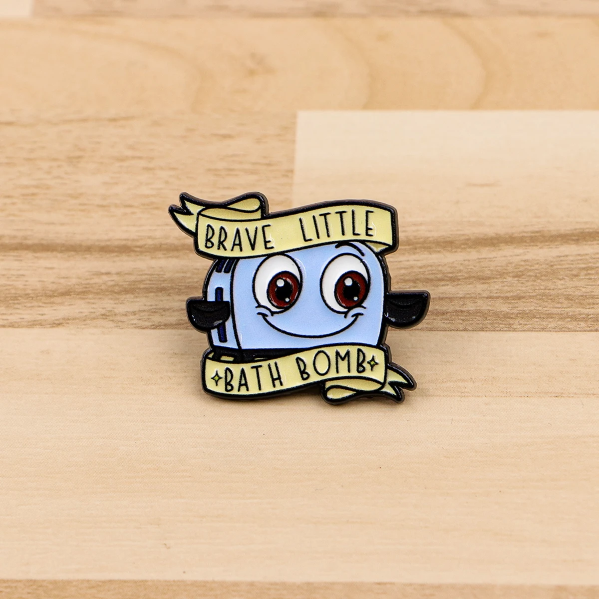 Brave Little Hero Emaille-Pin, Cartoon-Brosche für Mantel, Damenbroschen, Kragen-Reversnadeln, Metallabzeichen, Schmuck, Geschenk für Freunde