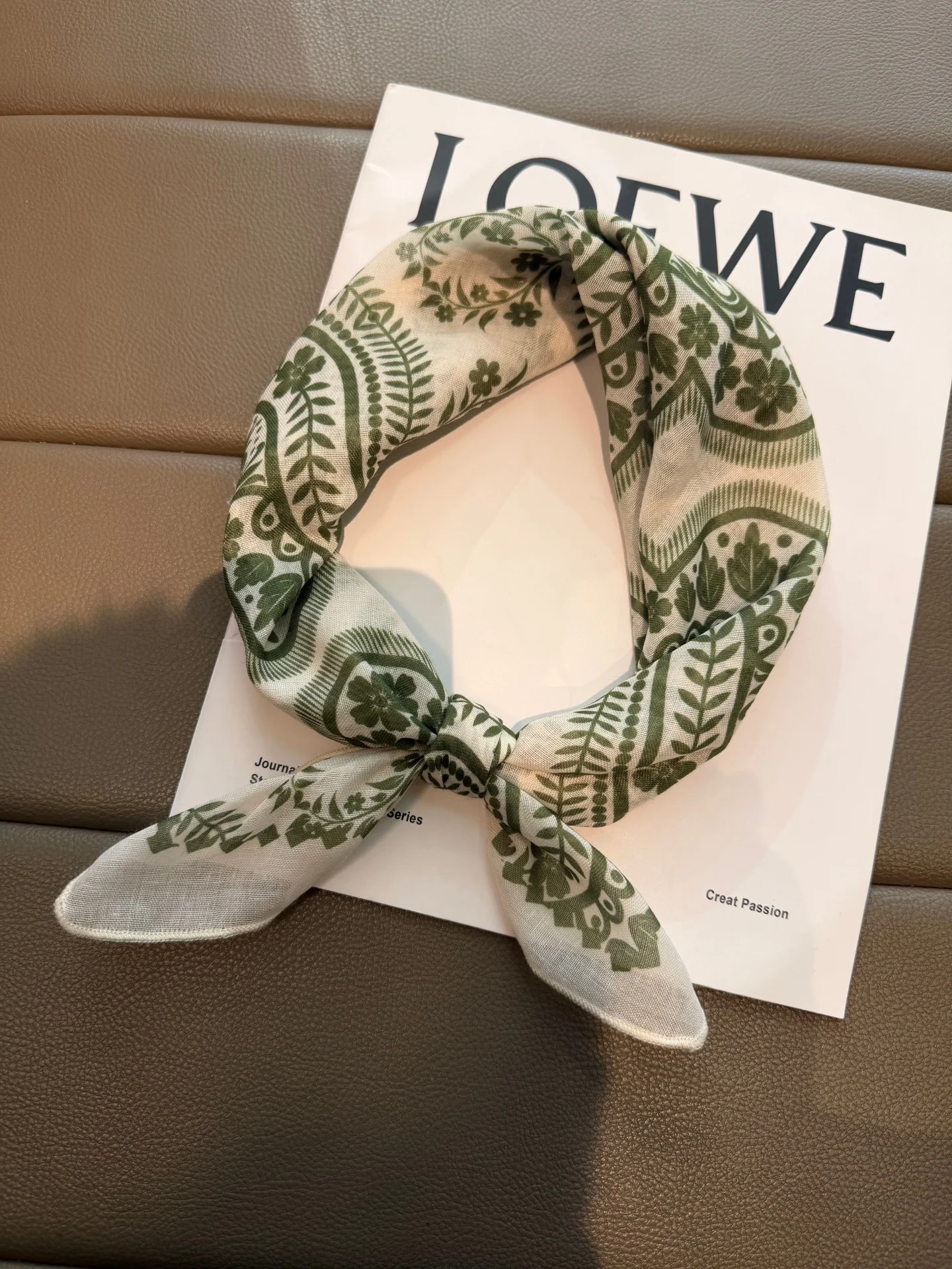 lenco-quadrado-retro-com-estampa-floral-versatil-e-elegante-para-mulheres-lenco-decorativo-com-padrao-de-plantas-para-a-primavera-estilo-coreano