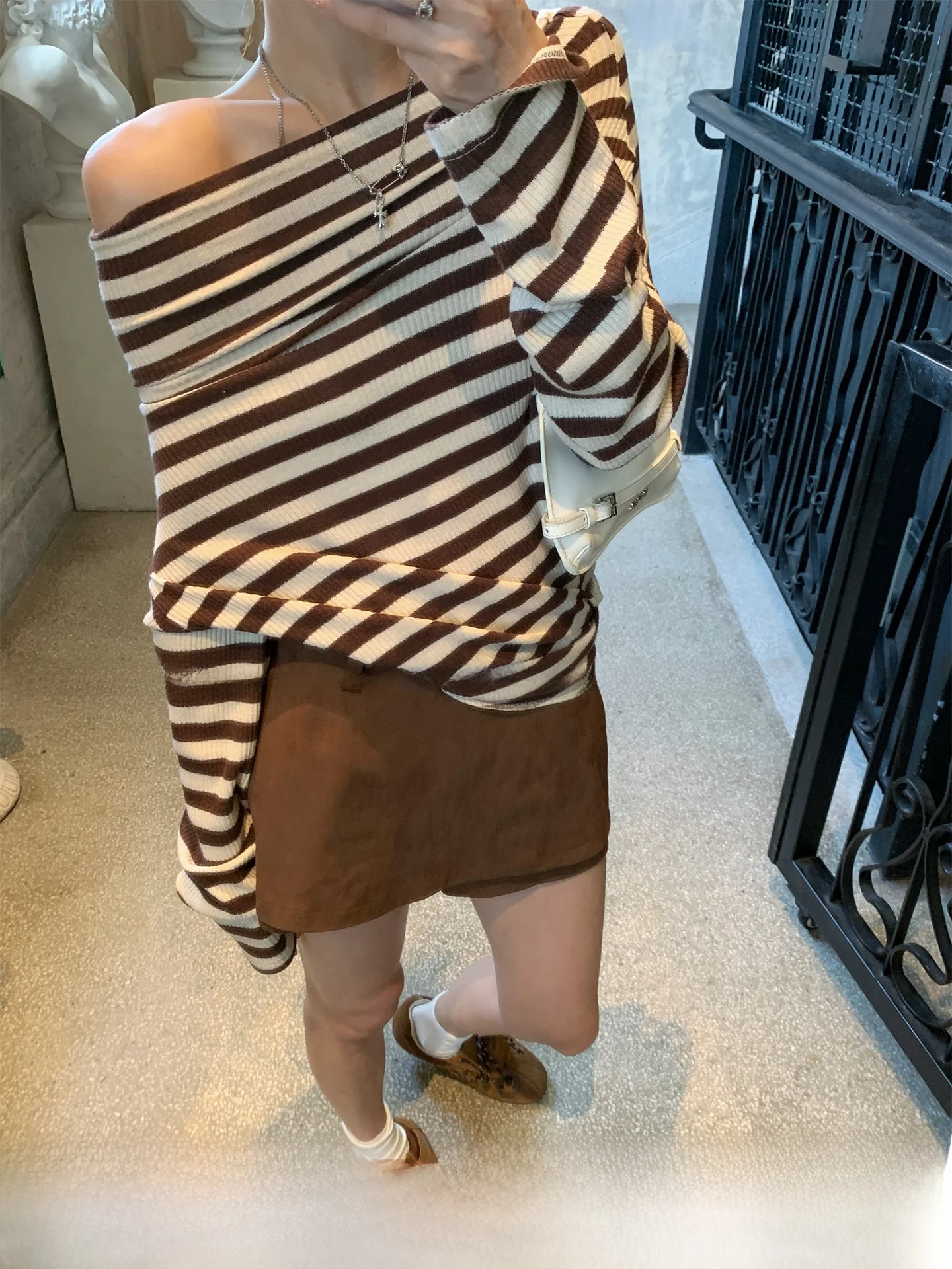 

Повседневный трикотажный топ GV Big Brother в полоску с открытыми плечами и завышенной талией для ранней осени, модный, для ленивых женщин