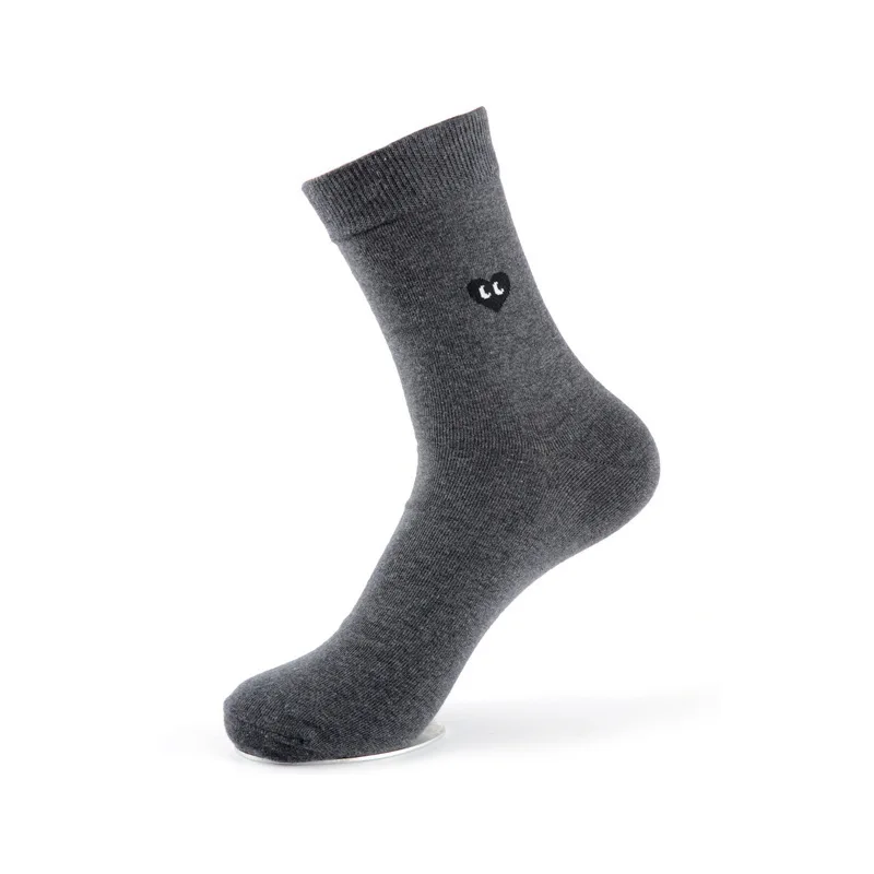 Ins socks Breathable and absorbent Gentleman Korean version black and white Solid color love fashion in the leisure sports wind