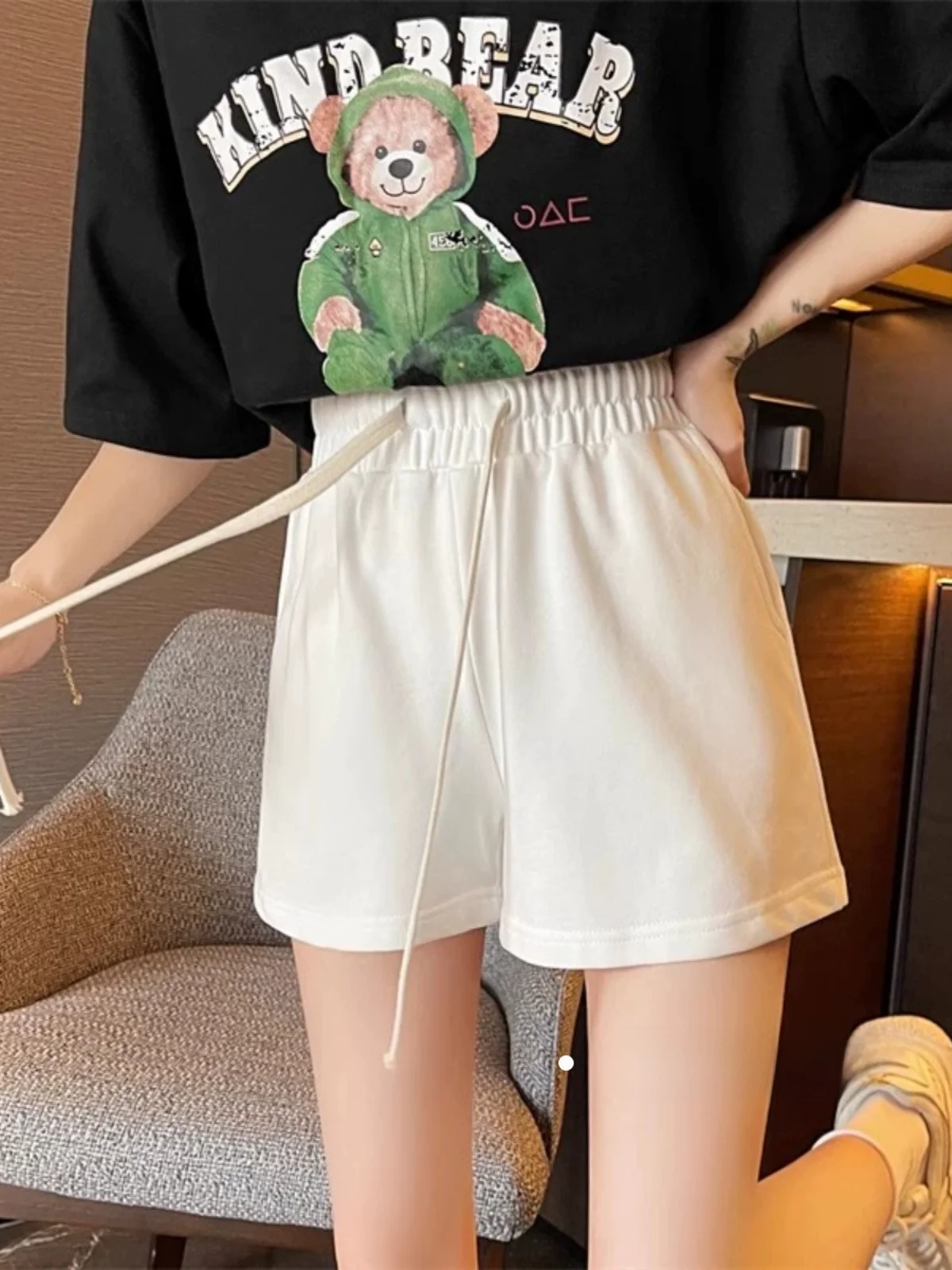 

Белые пряные брюки с высокой талией. Женские спортивные брюки из чистого хлопка с эластичной резинкой на талии небольшого размера. Повседневные тонкие шорты трапециевидной формы.