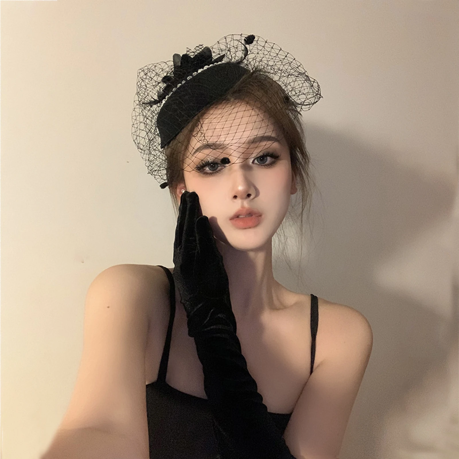 Women’s Fascinator Hat Vintage Flower Feather Tea Party Headwear Veil Church Wedding Cocktail Hat Elegant Pearls Fedoras Hat