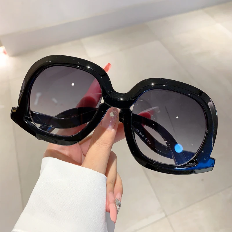 KAMMPT Oversized Round Sunglasses Stylish Vintage Candy Color Frame Women Eyewear 2023 New Brand Design Gradient UV400 Shades