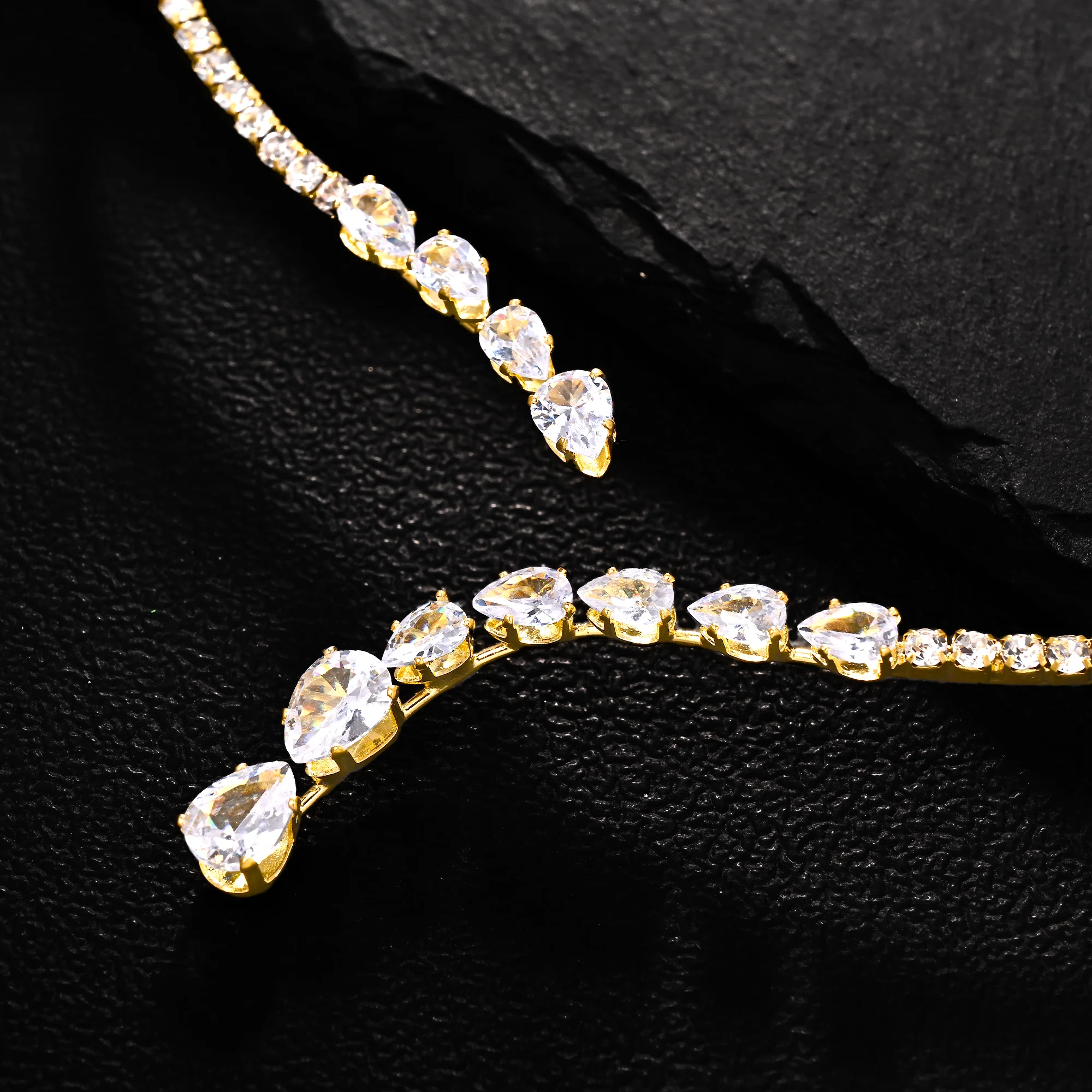 Open Choker Necklace Rhinestone Crystal Teardrop Y Shape Gold Tone Collar Statement Jewelry for Women Wedding Prom Party Gift