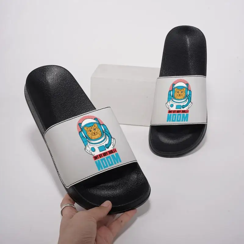 Ladies Men's home slippers，Astronaut Cat 