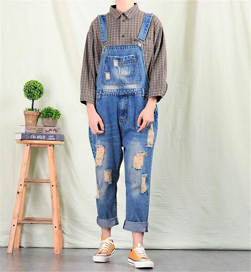 

Men's Blue Denim Overalls Male Korean Version of the Hole Overalls