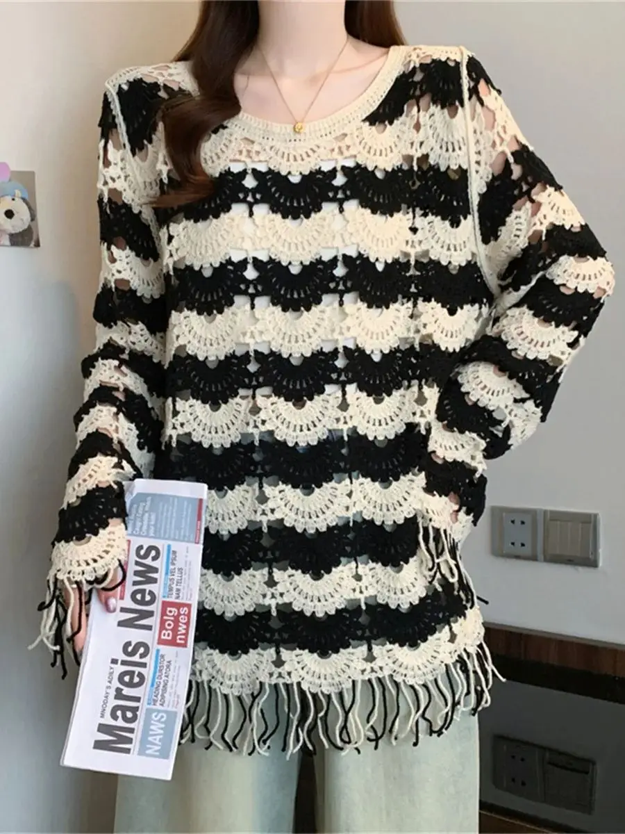 

Fall 2025 Black and White Striped Knit Sweater for Women Fashion Korean-Style Hollow out Design Tassel Versatile Knitwear Tops