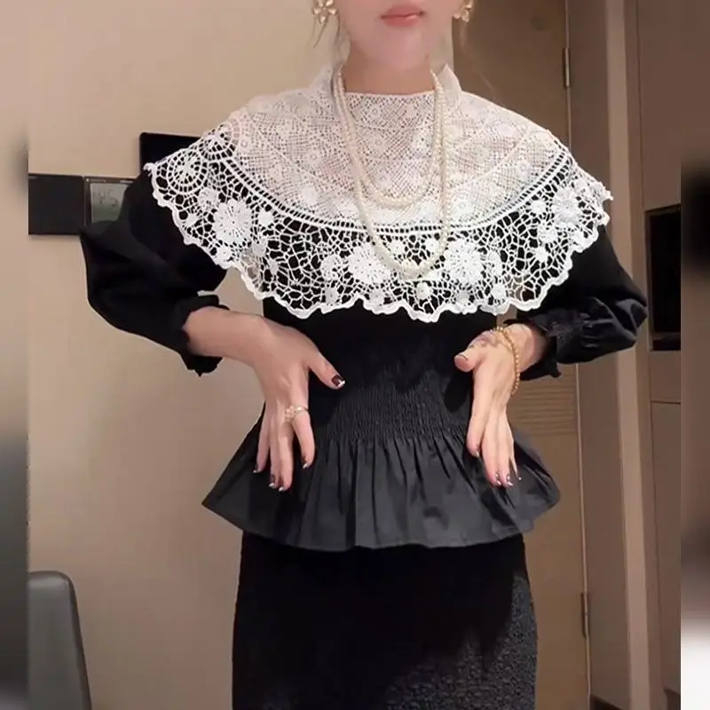 

French retro lace splicing waist shirt women's autumn 2025 new design sense chic age-reducing top tide