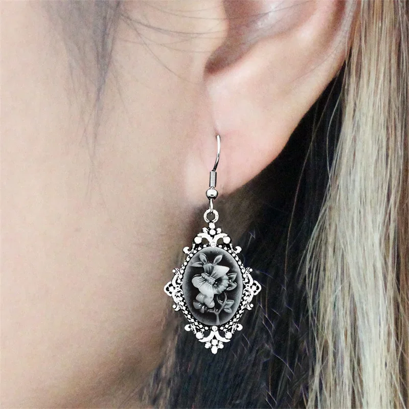 Vintage Gray Butterfly Plant Cameo Earrings For Women Antique Silver Plated Stainless Steel Hook Cameo Earring